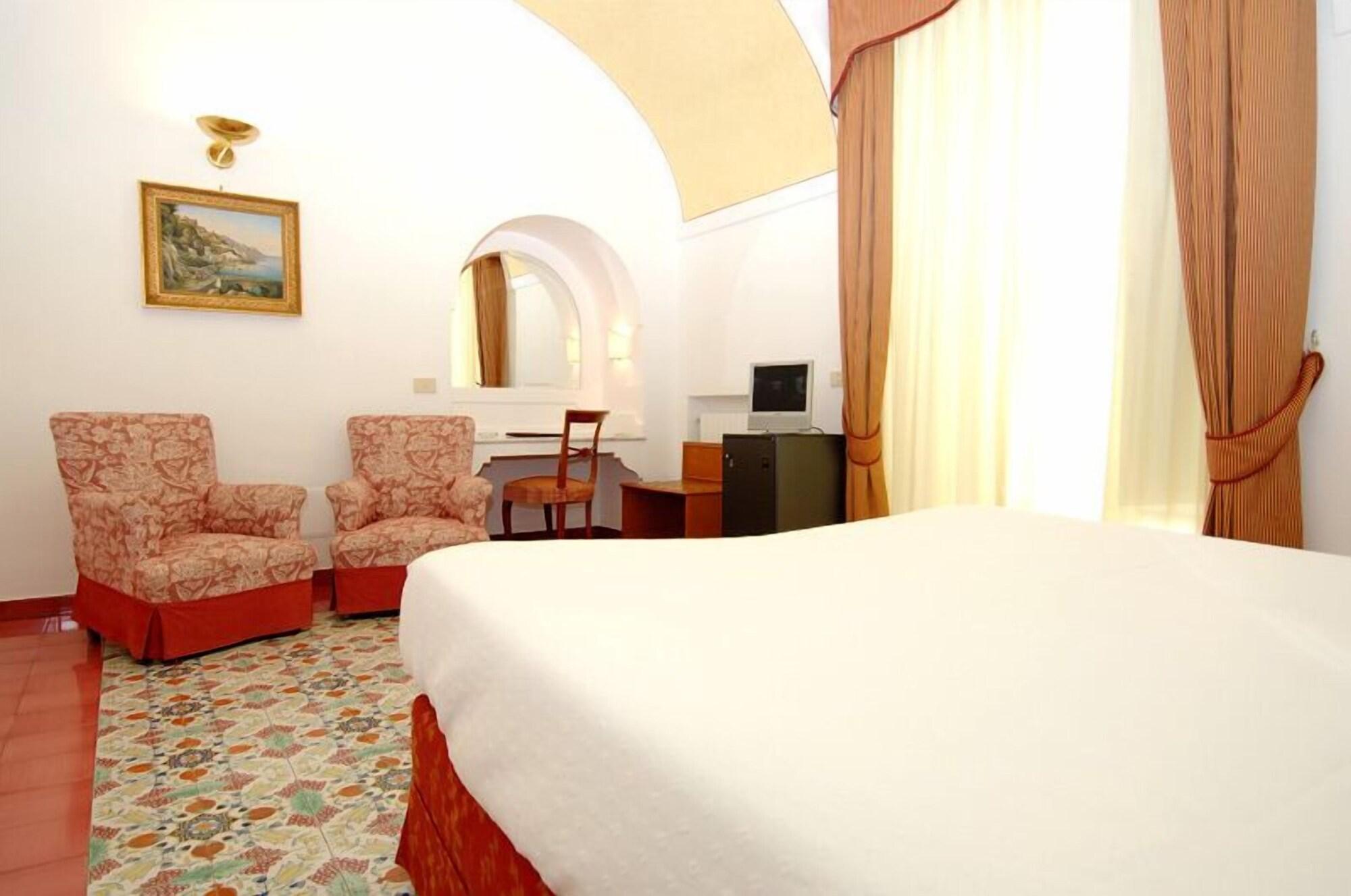 Hotel Luna Convento Амальфи Экстерьер фото
